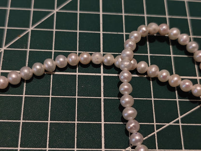 Natural Freshwater Pearl Strand, 4.5mm Round Beads, 39.5cm