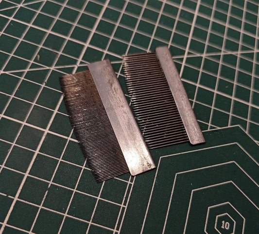 Dual-Density Mini Needle Combs (84-Pin and 42-Pin) for DIY Crafting and Brush Cleaning on Green Mat