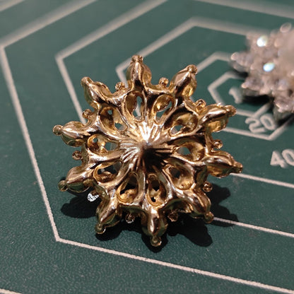 MF004  25mm Large Metal Flower Center Embellishment - Pearl & Rhinestone Charm for DIY Bridal, Chanhua & Statement Jewelry