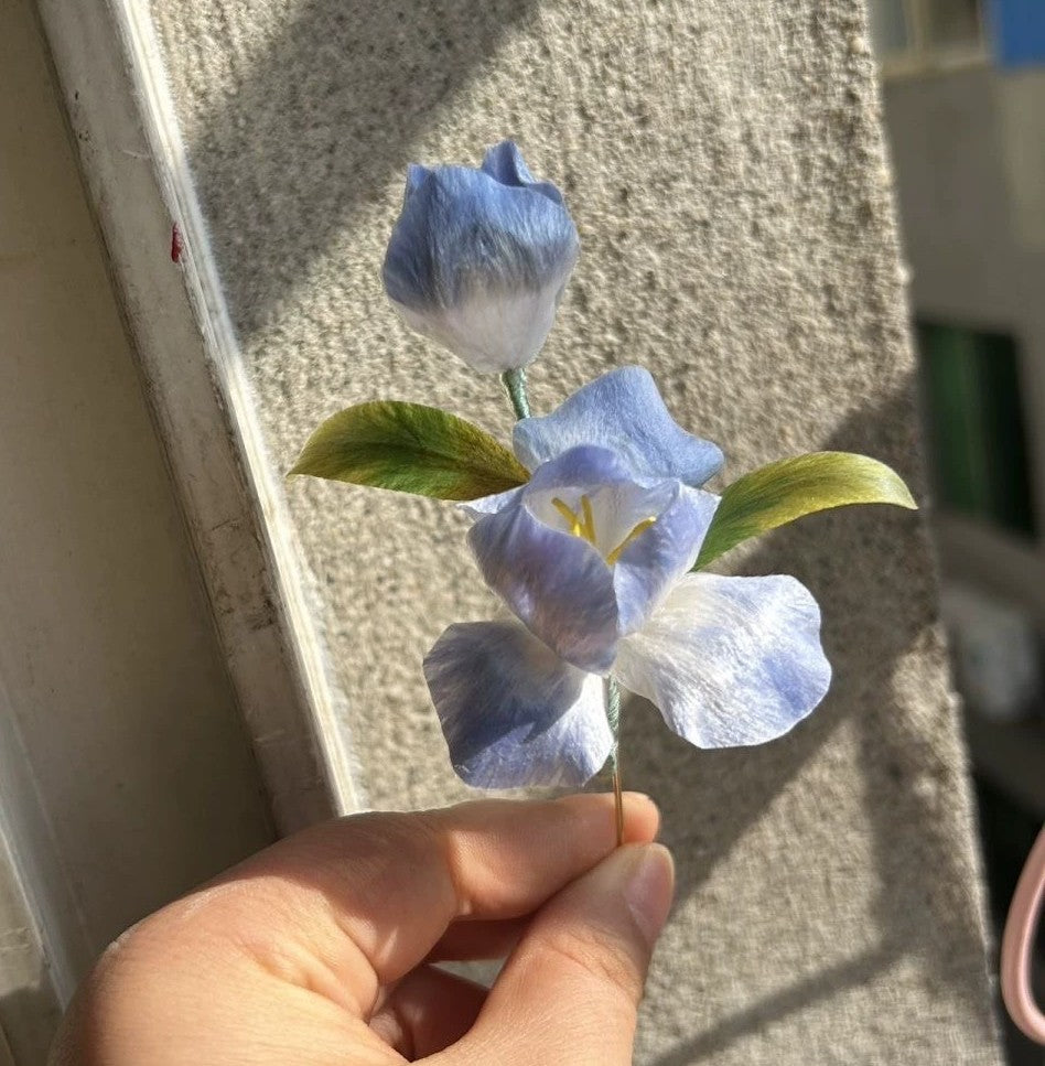 Broche Ronghua Iris faite à la main en fil de soie naturelle