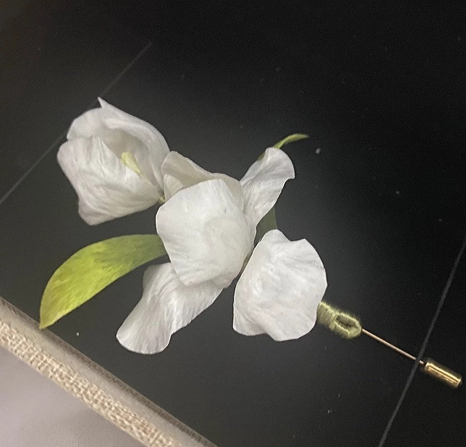 Broche Ronghua Iris faite à la main en fil de soie naturelle