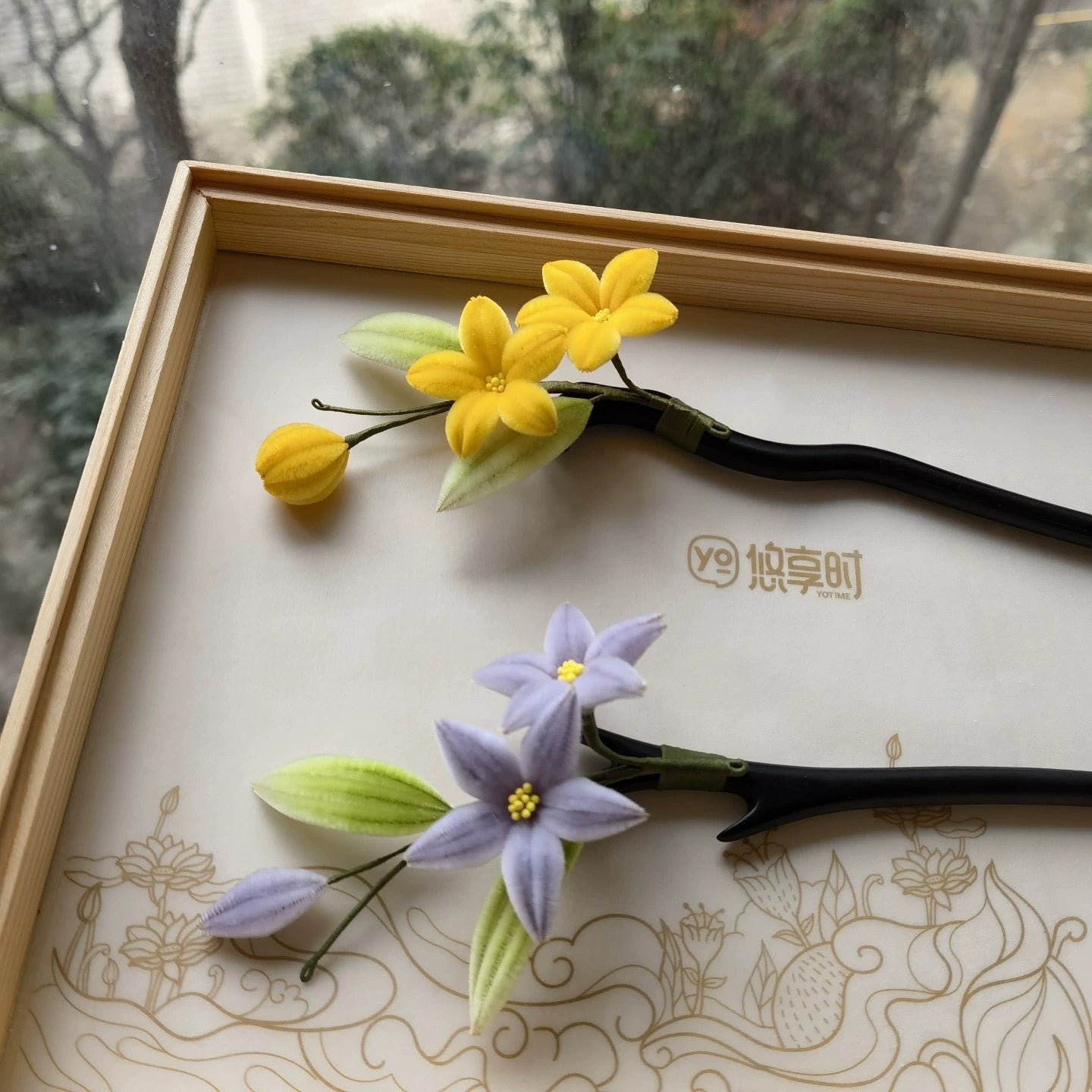 Épingle à cheveux Ronghua en soie et velours faites à la main | Épingles à cheveux florales en soie de mûrier violettes et jaunes