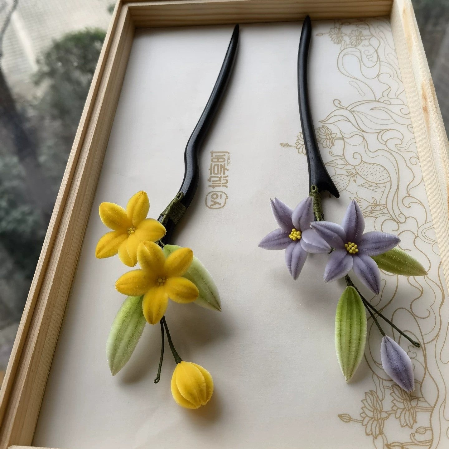 Épingle à cheveux Ronghua en soie et velours faites à la main | Épingles à cheveux florales en soie de mûrier violettes et jaunes