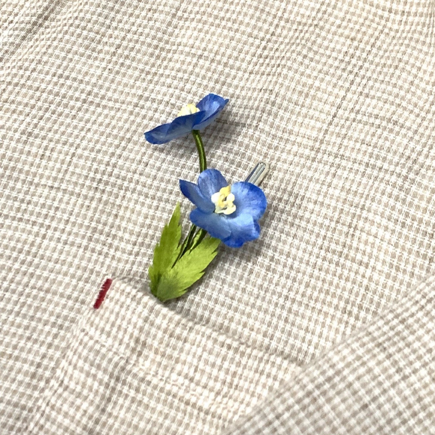 Spilla artigianale Ronghua a forma di fiore a stella | Spilla da bavero a doppio fiore in velluto di seta di gelso blu-bianco