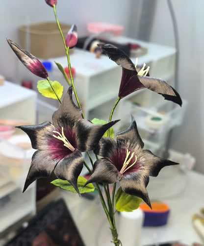 Bouquet di Fiori di Datura Neri e Rossi Ronghua Fatti a Mano | Grappolo di Fiori Triplo Mandala in Velluto di Seta di Gelso