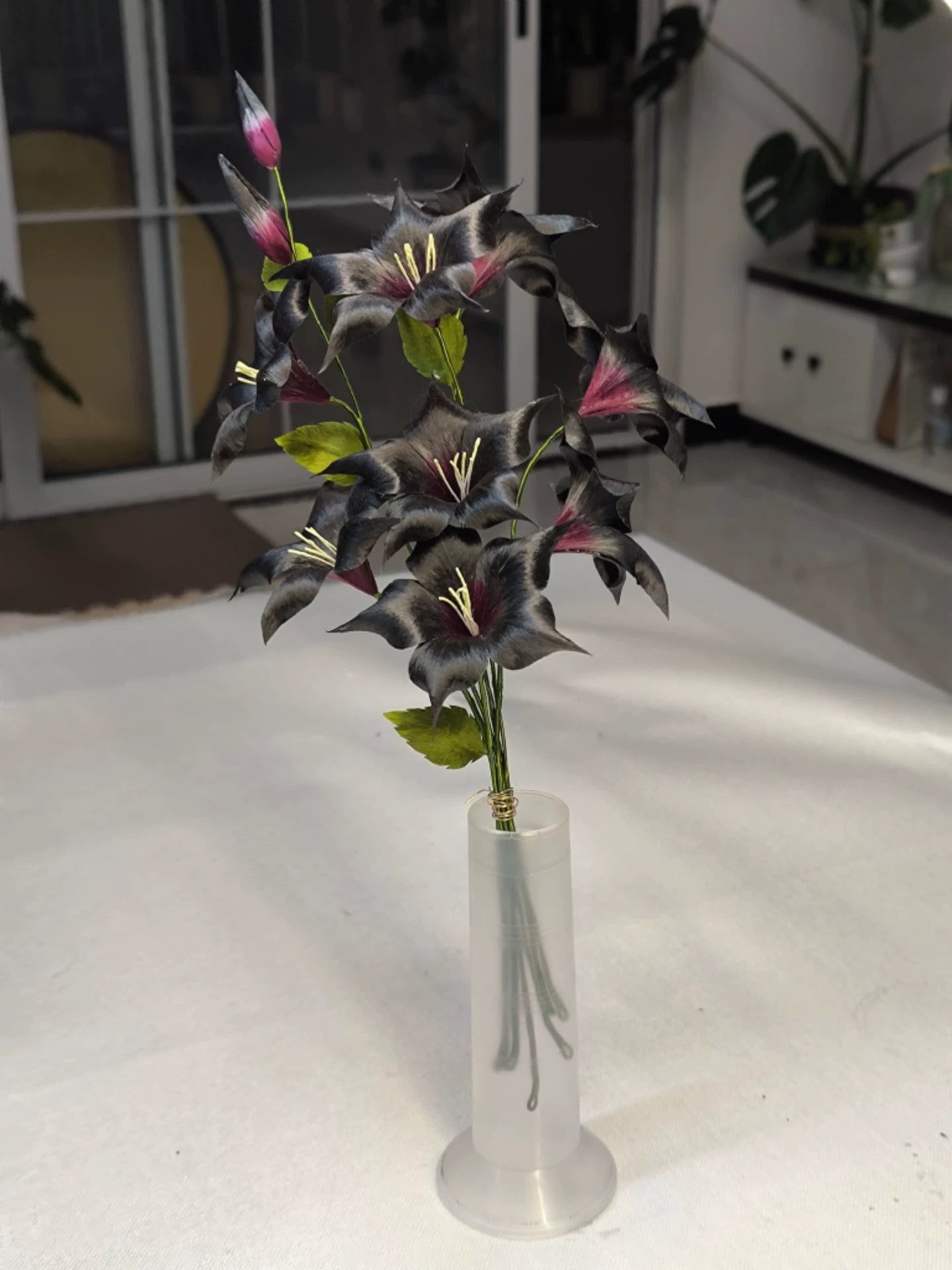 Bouquet di Fiori di Datura Neri e Rossi Ronghua Fatti a Mano | Grappolo di Fiori Triplo Mandala in Velluto di Seta di Gelso