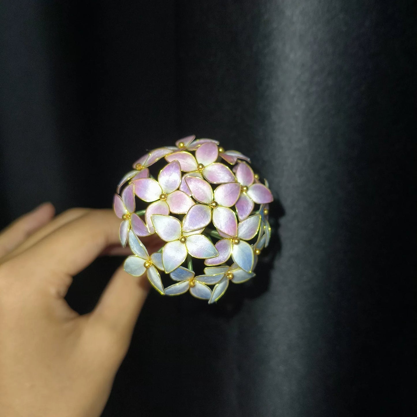Épingle à cheveux faite à la main Ronghua Boule d'hortensia - Pince à cheveux fleur en velours de soie de mûrier