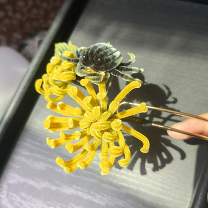 Épingle à cheveux faite main en chrysanthème de Ronghua - Accessoire de cheveux en fleur de soie naturelle