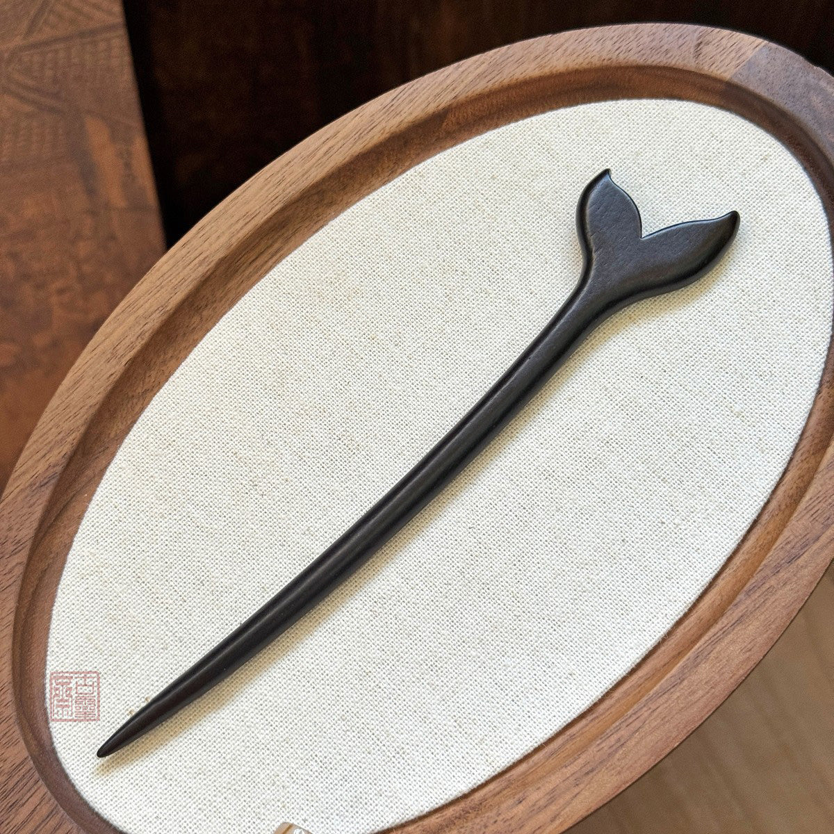 Lot de deux piques à cheveux en bois d'ébène africain naturel et bois de santal vert – Motif queue de poisson #小鱼尾