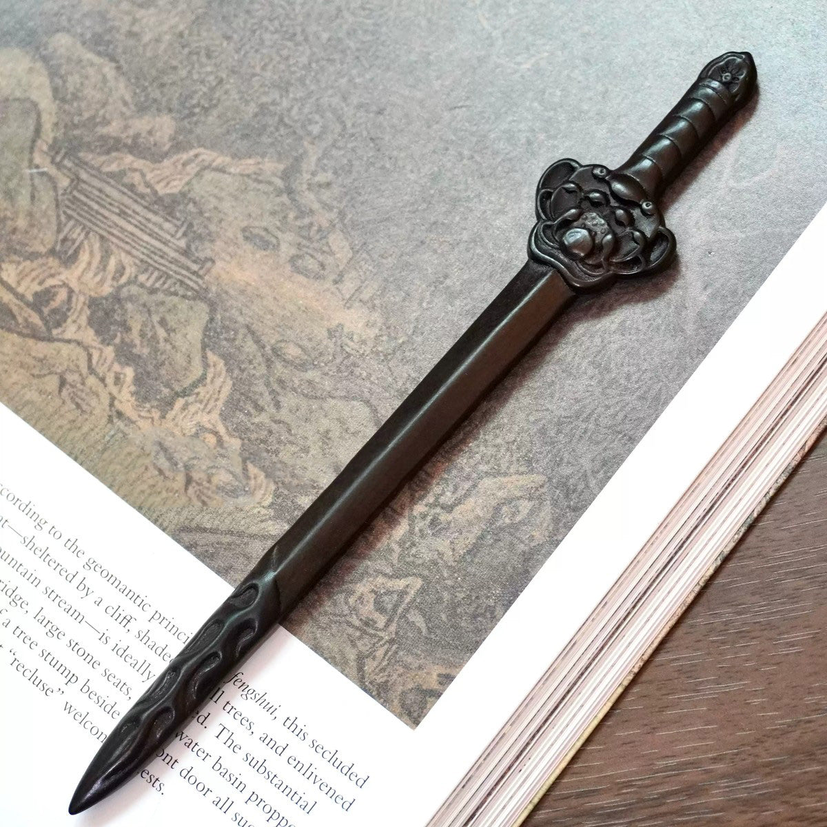 Pique à cheveux en ébène africain naturel - Lotus Épée Design 17.5cm #莲凌